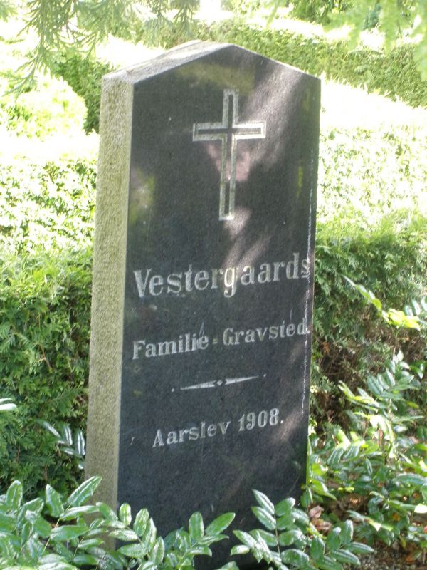 Vestergaard's familiegravsted.JPG
